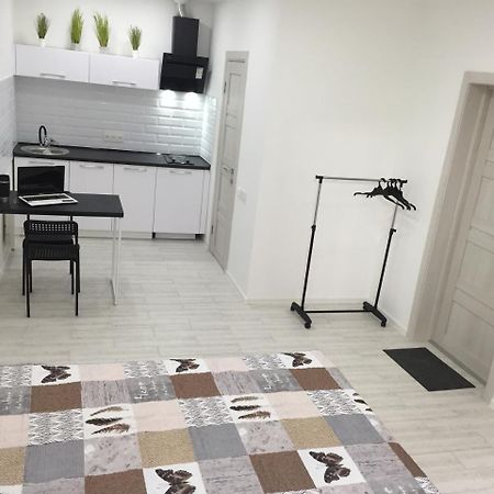 Small Underground Apartment At The Center Херсон Экстерьер фото